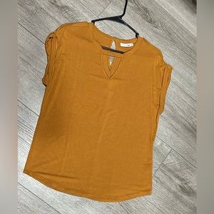 KOHL'S SO short sleeve with keyhole